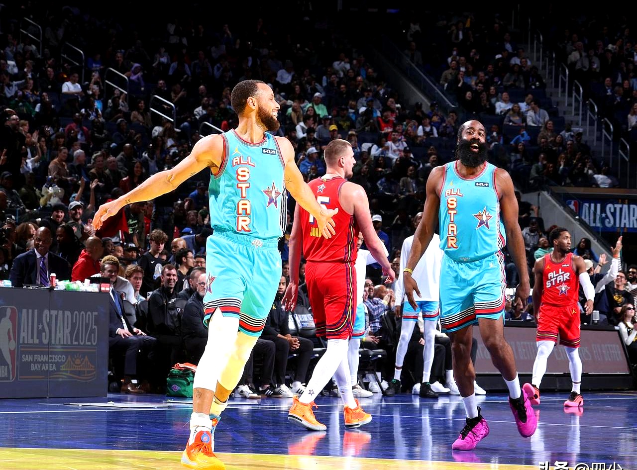 新疆队完胜四川队，哈登高光表现