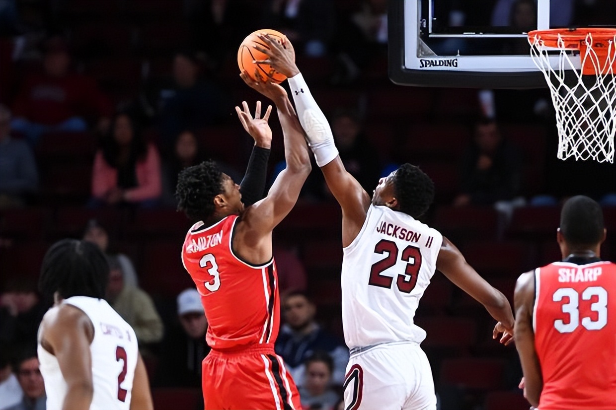 公牛翻盘灰熊，王哲林刷新纪录