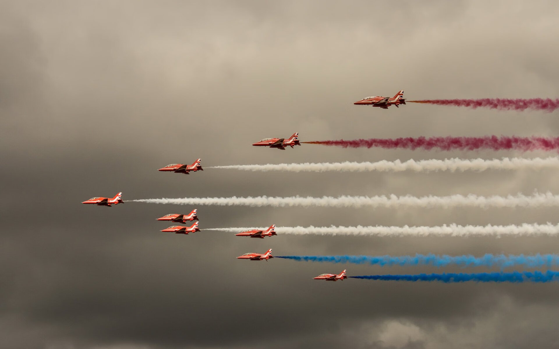 非洲雄鹰遭遇安哥拉铁壁,卢卡库化身利刃无人可挡