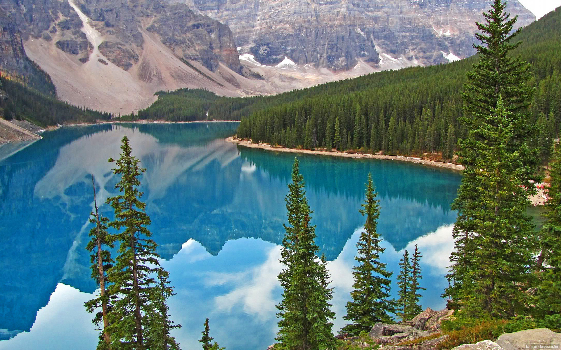 跨界驰援！库尔图瓦神扑定胜局，秘鲁末节逆转带走几内亚