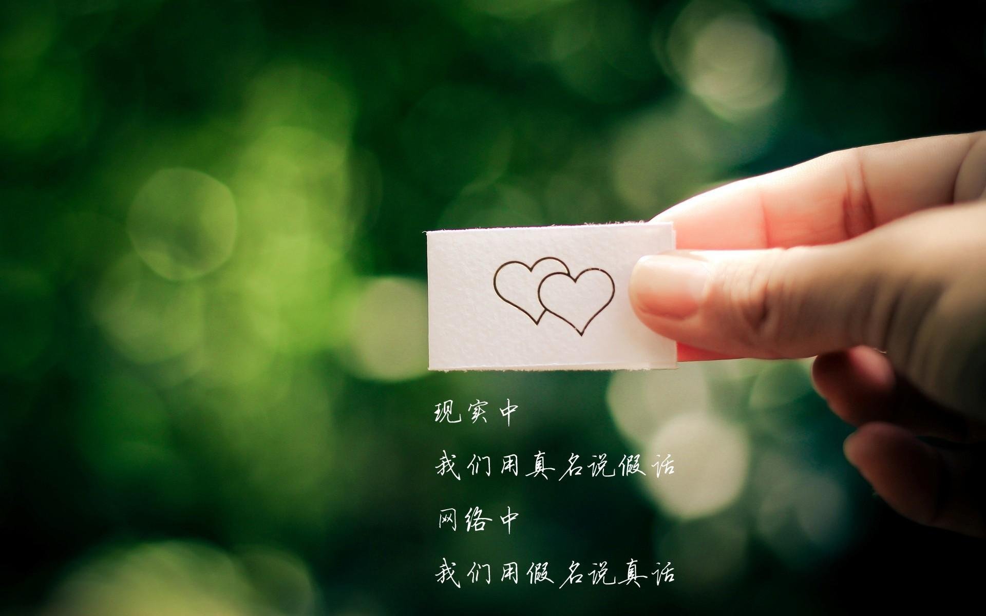 南半球的橄榄球风暴与北半球的足球闪电，当纪录在球场的两端同时炸裂