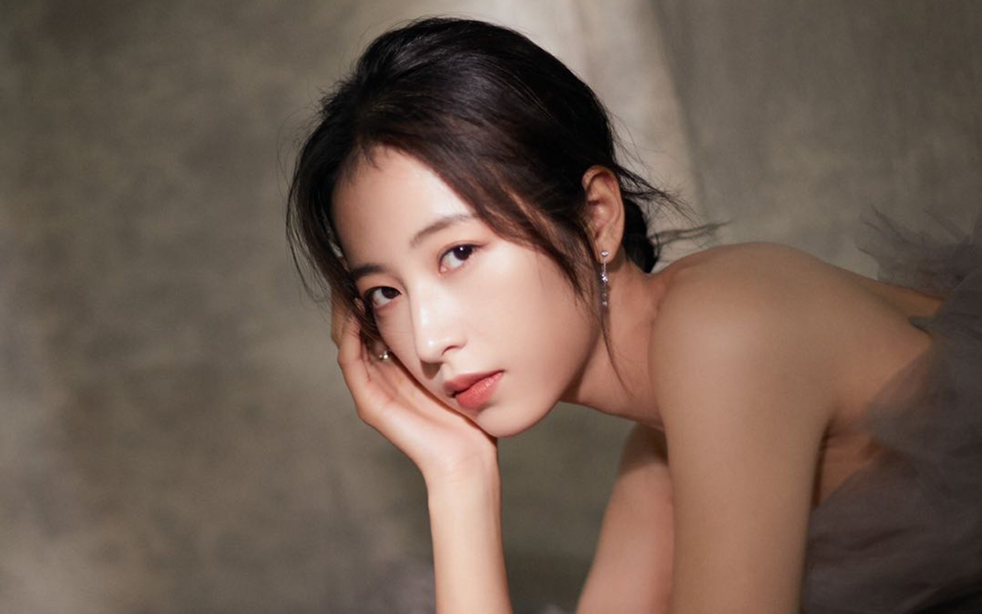 从杭州到洛杉矶，当CBA规则下的浓眉被浙江队放大了慢镜头